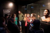 Führung zur Archäologie der Lichtensteinhöhle im HöhlenErlebnisZentrum