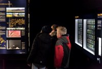 Schulklasse im HöhlenErlebnisZentrum